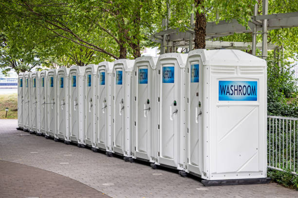 Best Porta potty rental near me  in Parkville, MO